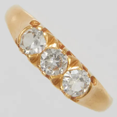 Ring med vita stenar stl 18, bredd 2-5mm, 18K Vikt: 2,8 g