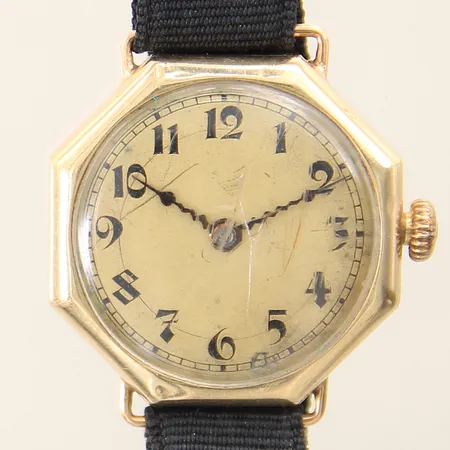 Damur 14K manuell Ø22mm skadat glas gravyr tygband inga tillbehör