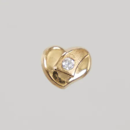 Udda örhänge med vit sten ca 7x8,3mm, hjärta, stift, 18K, Vikt: 0,4 g