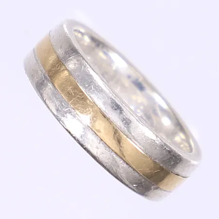 Ring stl: 16 bredd 6mm gravyr silver 925/1000 Vikt: 5,8 g