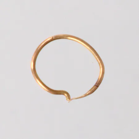 Ett udda örhängen Creol Ø13,7mm, defekt, 18K Vikt: 0,3 g