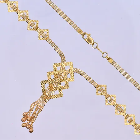 Collier längd 41,5 cm, bredd 3-9 mm 21K. Vikt: 11,7 g