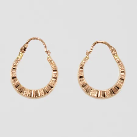 Ett par örhängen Ø 14mm, bredd ca 1-4mm, 18K Vikt: 1,9 g