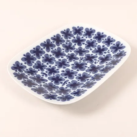 Serveringsfat Mon Amie, Marianne Westman för Rörstrand, porslin, formgiven 1952, 60-tal, ca 28,5x21,5cm, bruksskick. Vikt: 0 g Skickas med postpaket.