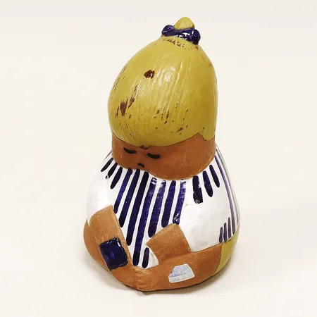 Figurin Lisa Larson Johanna, höjd 15cm, märkt i botten, etikett något otydlig/slitage, Gusatvsberg.