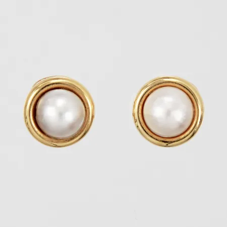 Ett par örhängen Ø 14mm, med mabépärlor Ø 10mm, 18K Vikt: 7,1 g