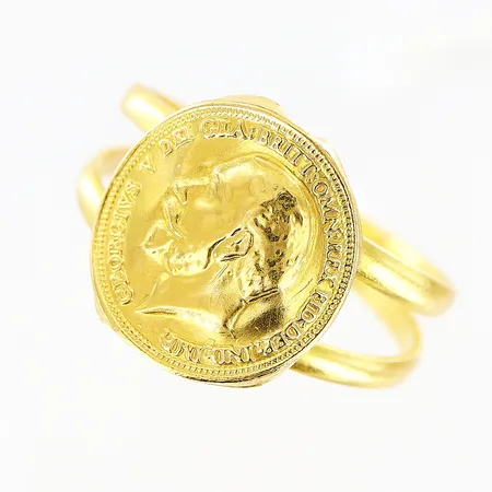 Ring med mynt stl:18½, bredd 3,5-14mm, 21K  Vikt: 3,3 g
