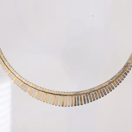 Collier trefärgat 41cm bredd 5-19mm 18K Vikt: 32,2 g