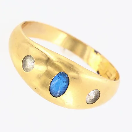 Ring blå/vita stenar stl:20½ bredd 3-9mm, 18K. Vikt: 6,1 g