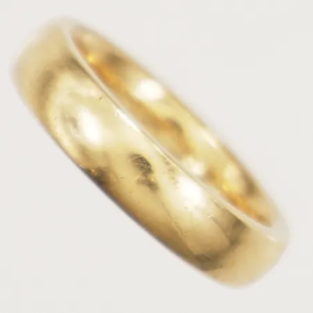 Ring slät stl:17½ bredd 5mm gravyr 18K Vikt: 9,2 g