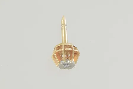 Singel örhänge med liten diamant bredd 5 mm, plopp saknas 18K Vikt: 0,5 g