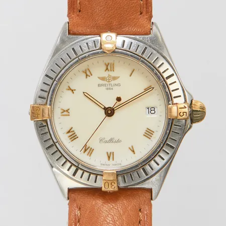 Armbandsur Breitling Callisto stål quartz Ø34mm, datum, refnr B57045, original läderband, tillverknings år ca 1990, repig bakboett, färgbortfall på krona, inga tillbehör