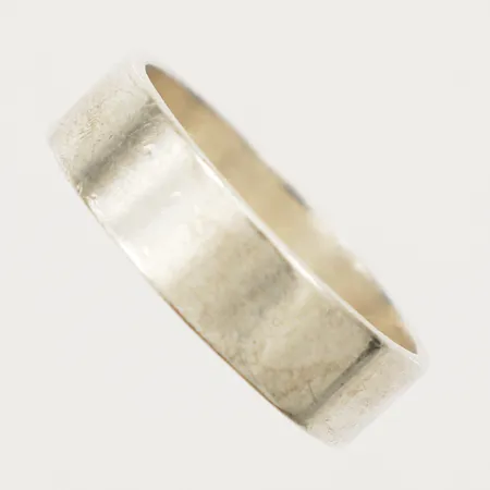 Ring slät stl:19 bredd 6mm 925/1000 Silver Vikt: 4,3 g
