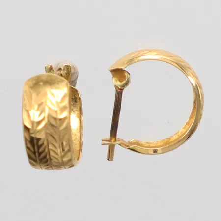 Ett par örhängen Creoler Ø11,8mm, bredd 5,4mm, 18K Vikt: 1 g