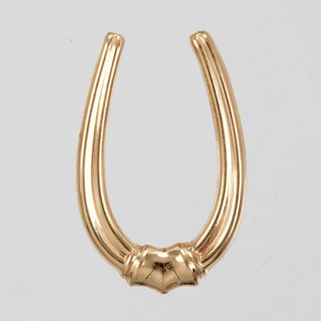 Hänge längd ca 22mm, bredd ca 15mm, otydlig svensk stämpel, 18K Vikt: 0,6 g