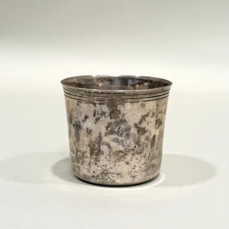 Bägare höjd 4,8cm gravyr silver 830/1000 Vikt: 48,9 g