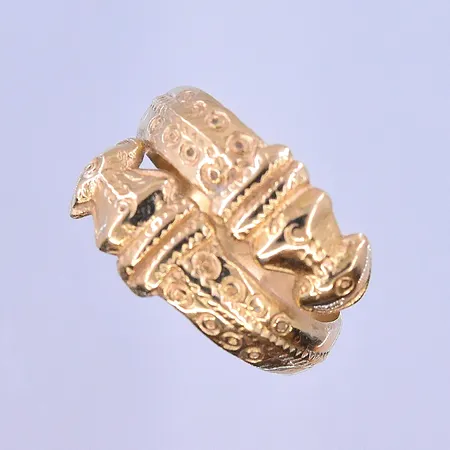 Ring viking modell stl:18, bredd 5-14 mm 18K. Vikt: 8,2 g