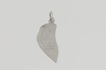 Hänge halv hjärta längd 2cm, silver Vikt: 0,7 g