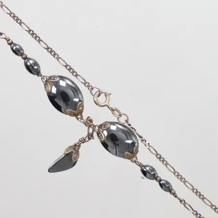 Collier längd 46cm, hematiter, silver 925/1000 Vikt: 8,1 g