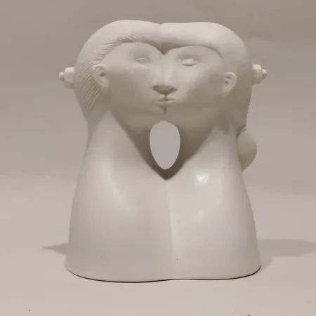 Skulptur "De Tu", Ur serien figuriner Parian-4, Stig Lindberg, Gustavsberg, signerad ca 18cm Skickas med paket.