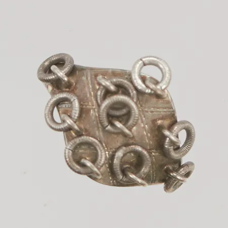 Ring stl:16¼ bredd 12mm rörliga ringar 830/1000 Silver 4,6g.