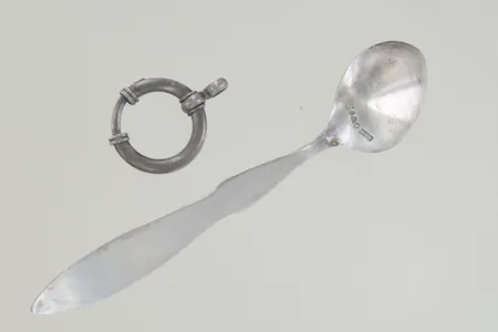 Silversked +lås silver 830/1000 Vikt: 15,7 g