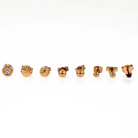 Diverse udda örhängen bredd 3-6mm, missfärgning, 18K 2,1g. 