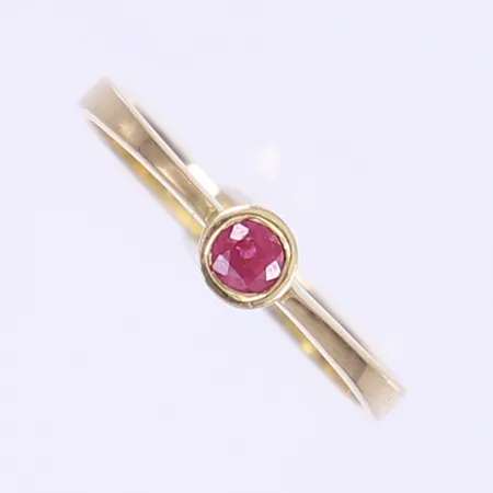Ring med rosa sten stl: 18¼ bredd 2-4mm ostämplad 8K Vikt: 1,7 g