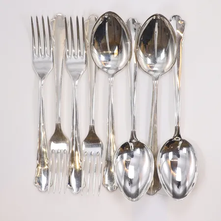 4 Gafflar och 4 Matskedar, längd 18cm, bredd 4-40mm, Chippendale, 830/1000 silver Vikt: 315,5 g