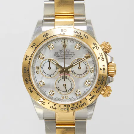 Herrur Rolex Daytona Cosmograph stål/guld automatisk Ø40mm, refnr 116503, serienr 5626K164, cal. 4130, verknr AS394204, boettnr 2100, pärlemorurtavla med diamant index, oysterlänk stål/guld, viklås, certifikat daterat februari 2018 från Portugal, extra länkbit, skyddsring, tag, manual, box, ytterkartong