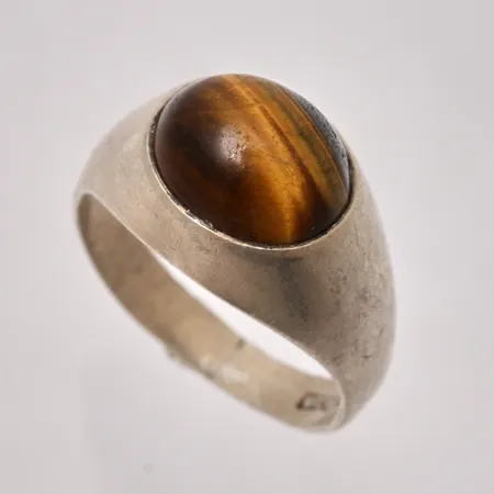 Ring stl:17½, bredd 3,8-11,7mm, Tigeröga, mått 9x11mm, silver 830/1000, Ge-Kå-Smyckek Kaplan, 3,5g.