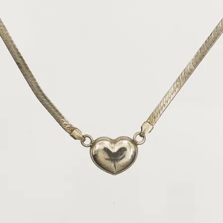 Collier med integrerad hänge hjärta, längd 45cm bredd 3-13mm, silver 925/1000 Vikt: 8,2 g