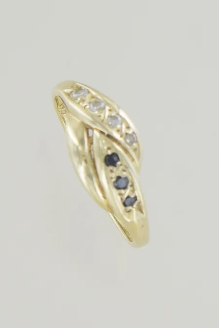 Ring med stenar stl 19 mm 14k Vikt: 2,4 g