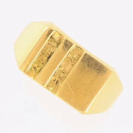 Klackring stl:20 bredd 3-9mm, 18K. Vikt: 2,8 g