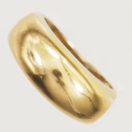 Ring stl:16 bredd 3,7-8,3mm hack i skenan 18K  Vikt: 5,9 g