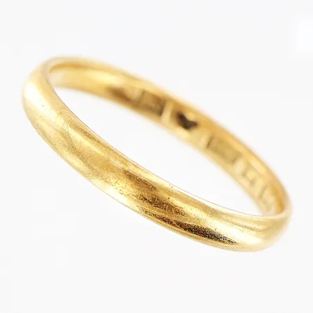 Ring slät stl:17, bredd 2,5mm, tunna repor, 18K Vikt: 2,2 g