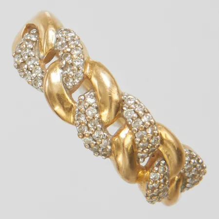 Ring med diamanter 66 x ca 0,005ct stl 19¾, bredd 2-7mm, genombruten dekor, 18K Vikt: 4,7 g