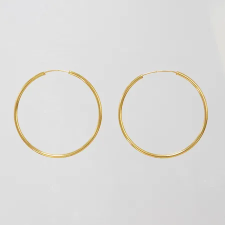 Örhängen creoler Ø47,5mm, bredd 2mm, smått skeva, 18K Vikt: 4,3 g