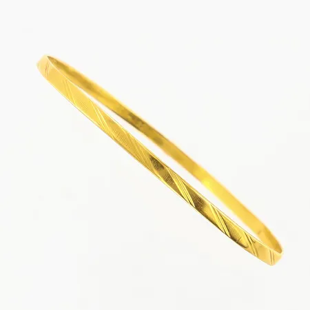 Armring mönster Ø67mm bredd 3mm ojämn skena 22K. Vikt: 8,9 g