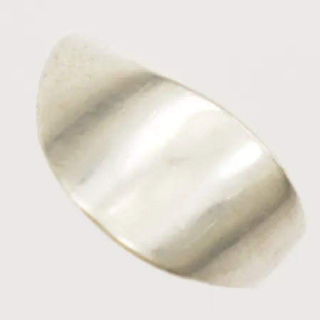 Ring stl:17½, bredd 3,9-11,9mm Silver 925/1000 Vikt: 2,9 g