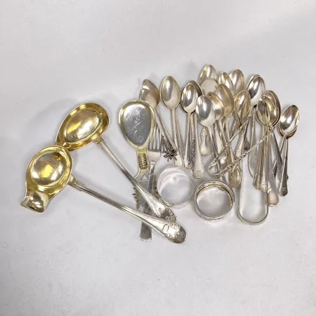 Diverse bestick silver 830/1000 Vikt: 548,6 g