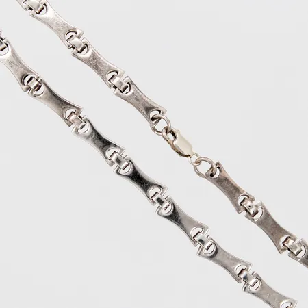 Kedja längd ca 39,5cm, bredd ca 5mm, 925/1000 silver Vikt: 23,3 g