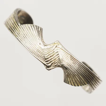 Armband stel Lapponia, innermått 64mm öppen, bredd 12,8-15,8mm, år 1928 silver 925/1000 Vikt: 28,4 g