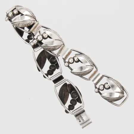 Armband längd ca 19,5cm, bredd ca 14mm, silver Vikt: 18,2 g