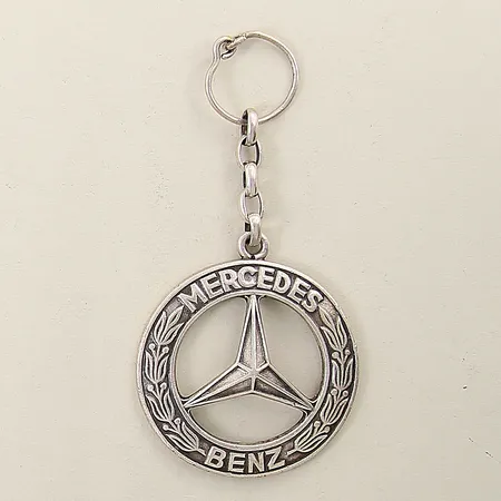 Nyckelring Mercedes Benz 90x45mm skev ring silver 925/1000 Vikt: 22,6 g