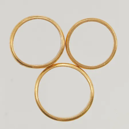 3 Ringar graverade, 23K 16,9g.