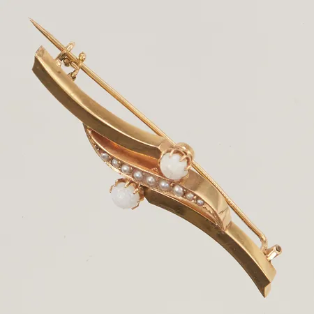 Brosch opaler samt fröpärlor 45mm, 18K 3,3g.