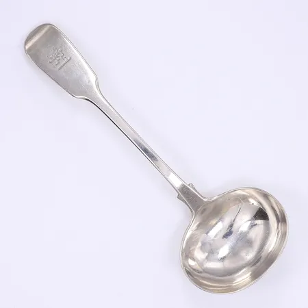 Såsslev 18cm brittiska stämplar silver 925/1000 Vikt: 69,2 g