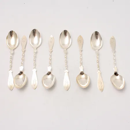 8st skedar, 14cm, modell Jämtlands skeden, silver 830/100, tillverkad av Guldsmedsaktiebolaget, 104,2g.