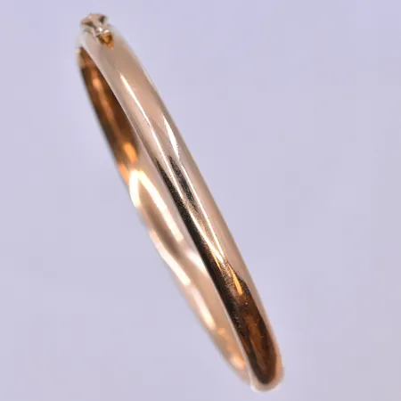 Armring stl:61x53 mm, öppningsbar 18K. Vikt: 14 g